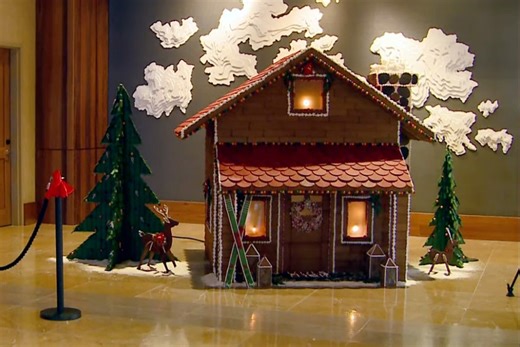 Meet the world’s most epic gingerbread house: 165 pound of sugar, 1,000 gumballs and 25 cooks