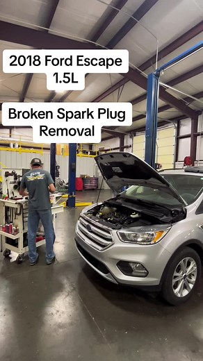 2018 Ford Escape 1.5L Broken Spark Plug #automotive #snapon #ford #escape #sparkplug