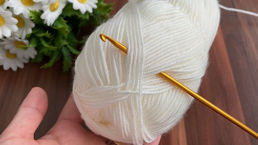 453K views · 4.7K reactions | Oh my God  This is incredibly! Beautiful The Easiest one row crochet pattern. #crochet #knitting #design -kerime | Knitting & Crochet World | Facebook