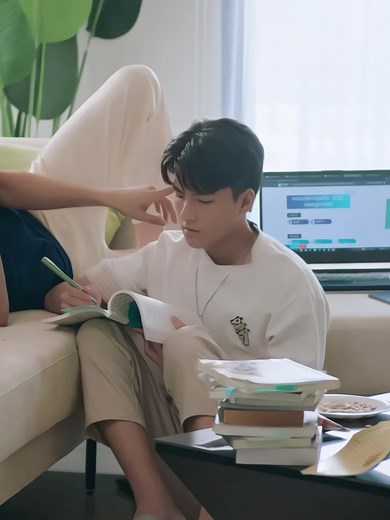 Charming Hero in Addicted Thai Series | Nattapatmac & Augustmac