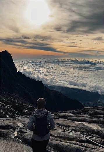 Hiking Gunung Kinabalu: Experience Stunning Views