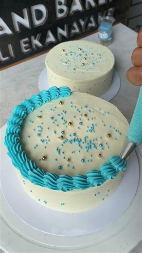 Easy Shell Nozzle Cake Border | Cake Decorating for Beginners #cakedecorating #shellnozzle #buttercr