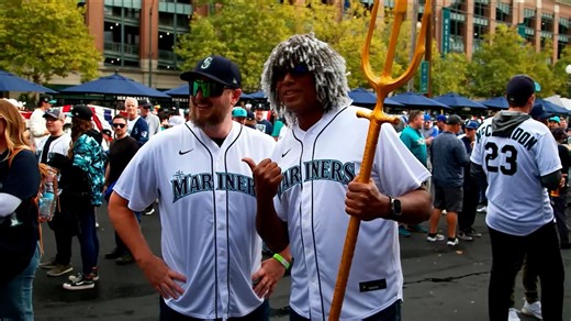 Bernie Williams goes undercover in Seattle for ALDS
