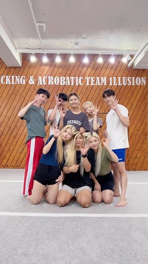 노성율 URE on Instagram: "인간 클라이밍 ⛰️ Human Climbing Challenge"