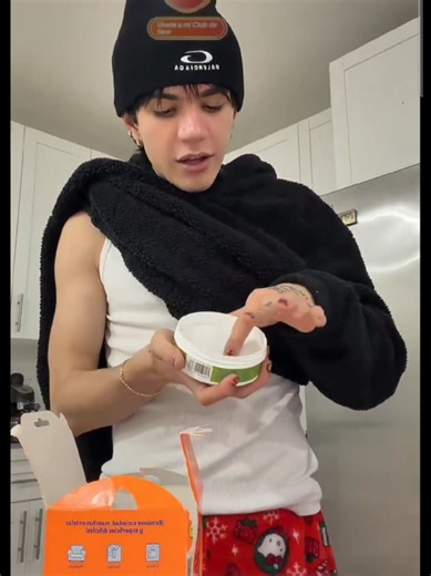 Carlos Alberto hace unboxing de todo lo que se llevó de la Mansión VIP 😂 #lamansionvip #carlosalberto #mansionvip #carlosalbertofuentes #hotspanish