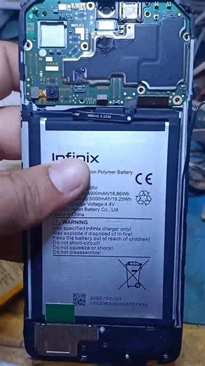 How to Remove All Mobiles Battery Easily #shorts
