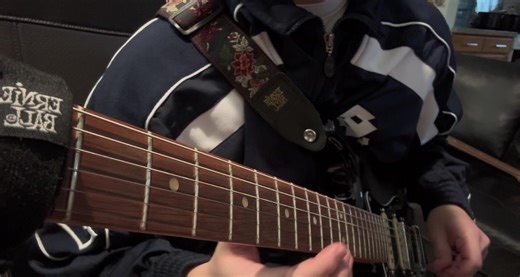 Wa-r-r #colde #warr #krnb #guitar #fyp