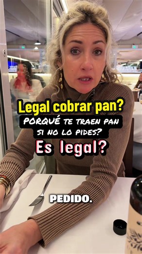 🥖 ¿Te pueden cobrar el pan en un restaurante? Atención porque esto pasa TODOS los días 👀 Y la mayoría de gente no sabe si es legal o no Sí, te lo pueden cobrar… PERO con condiciones ⚖️ No vale todo 👉 Tiene que estar indicado en la carta o menú 👉 O al menos informado de forma clara antes Si no aparece en ningún sitio… 🚫 NO deberían cobrártelo Y ojo a esto 👇 Si te lo ponen sin pedirlo y NO lo tocas Tampoco deberían incluirlo en la cuenta Otra cosa distinta es que te lo comas 😅 Ahí ya se ent