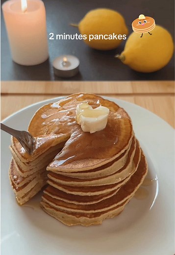 2 minutes pancakes 💛🥞 Ricetta -230ml di latte -1 uovo -zucchero (a piacere) -1/2 cucchiaino di lievito per dolci -190g di farina Versate l'uovo e lo zucchero in una ciotola e mescolate con una frusta. Aggiungete il latte e poi lievito e farina setacciando. Continuate a mescolare. Versate un mestolo di impasto in una padella imburrata ben calda. Fate cuocere un minuto per lato. follow for more pancakes 🥞#pancakes #easyrecipes #recetasfaciles #viral #viralrecipe