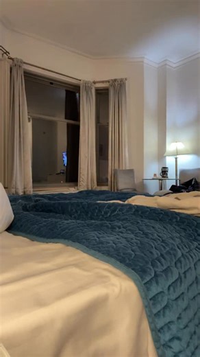 Desean Hawk Logan-Russell on Instagram: "WE SEEE UUUU #explore #funny #comedy #h5wk_ #chicago #fyp #viral #foryou #explorepage"