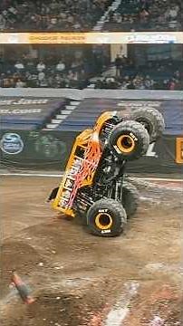 School bus monster truck #monstertruck #show #action #brothers ￼