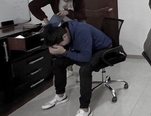 Le hago creer a mi esposo que Axel no es su hijo. mira como reaccionó | Ruth Guaman
