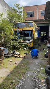Bus Repair - JATRA PO Jatra (singkatan dari Jambi Transport) adalah perusahaan otobus (PO) legendaris yang berbasis di Kota Jambi. Memasuki tahun 2026, PO ini tetap dikenal sebagai salah satu penyedia transportasi utama yang menghubungkan Provinsi Jambi dengan daerah lain di Sumatera, khususnya Sumatera Barat. Video hanya rekayasa AI ✅ #Bus #ai #Repair #Restorasi #Jatra | Toni Art