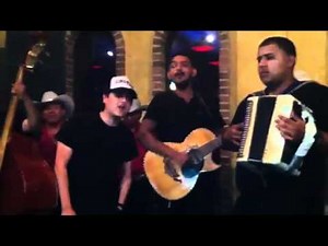 Regulo Caro- 25 de Diciembre (Sangre Nueva chirrines)