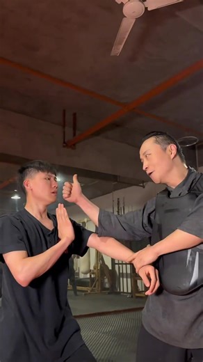 Behold the art of the Wing Chun Chain Punch, a symphony of speed and precision. With the grace of a river flowing over stones, each punch is a leaf in the storm, relentless and tireless. Let the spirit of the warrior within you awaken and flow like a bamboo bending but never breaking... . . . #KungFuWisdom #WingChunMastery #ChainPunchPower . . Repost from IG: budo.gang | Wing Chun