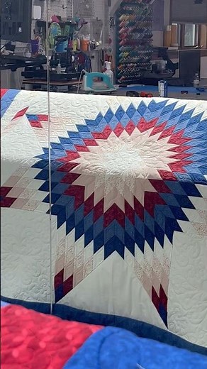 Custom Quilting - Turning Quilt on the Longarm #quilting #longarmquilting #quiltingtechniques