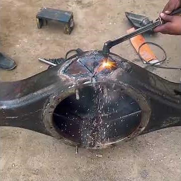 Broken Differential Housing Repair: Genius Welding & Hydraulic Jack Technique