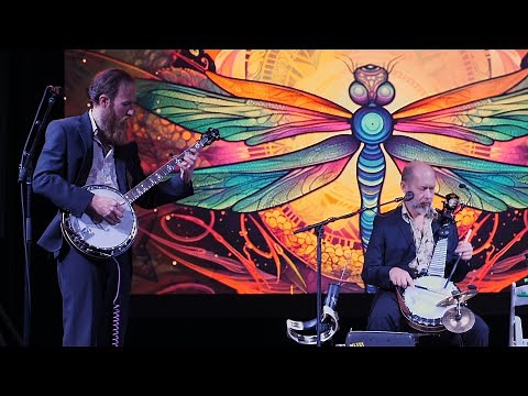 "Walking On The Moon" - Foggy Mountain Spaceship