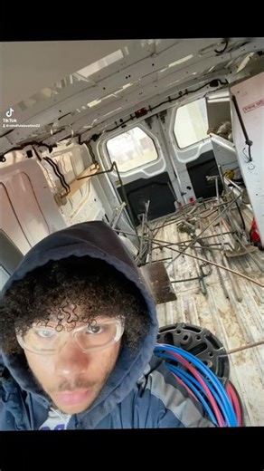 Aprender haciendo: demolición y plomería- Learning by doing: demolition and plumbing🧑🏽‍🔧