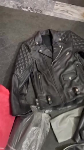 👉All sizes are available 👉Made On Measure 👉Worldwide Free Shipping 👉All colors available As all our products are made to order. we can accommodate slight alterations to design without any additional cost ------------------------------------------- If you interested in our product then feel free to DM 📩us to place your order... . . . . #leathersuits #leathergoods #leatherjackets #leatherpants #leatherworks #leathergear #leatherdungarees #leatheraccessories #leathershoes #leatherdress #usnclu