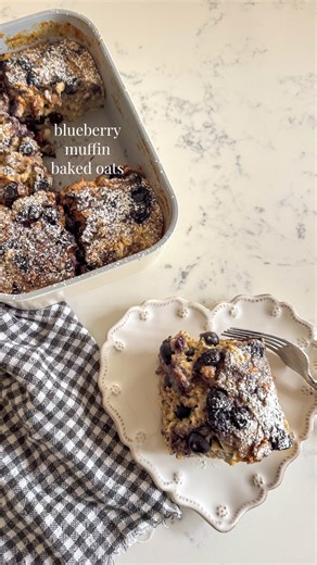 LINDSAY SUROWITZ on Instagram: "You guys went crazy for my Banana Bread Baked Oats… so of course I had to make an equally delicious blueberry muffin version 💙 Same cozy gluten-free baked oats base, tons of protein + fiber, but with juicy blueberries and an almond butter swirl that makes it taste like a bakery treat. Healthy, meal-prep friendly, and so easy to make right in one dish! Comment RECIPE and I’ll send it straight to you! #bakedoats #mealprepbreakfast #healthybreakfastideas #proteinbre