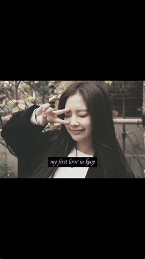 she is so adorable😭