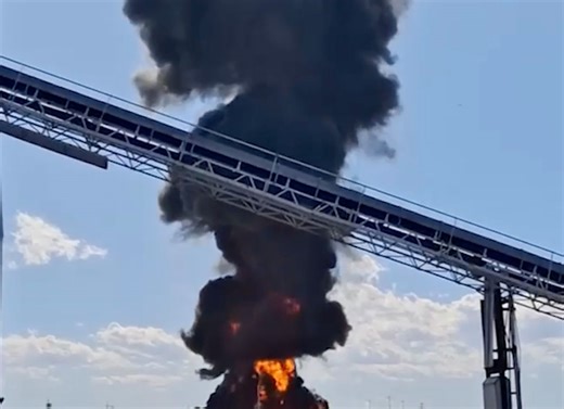 VIDEO: Fire At Oil Waste Treatment Plant Sends Plumes Of Smoke Skyward - uInterview