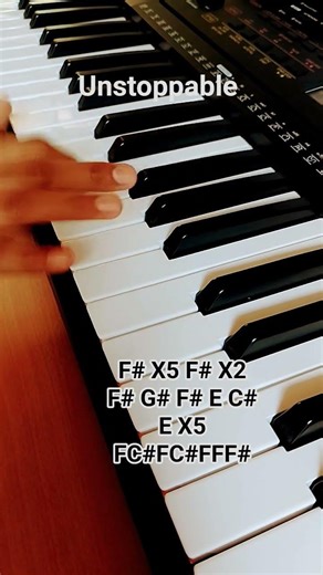 Tried unstoppable_Sia..so bad piano player 😔🥺 -@Dreamkey273 #piano #pianotutorial #keyboardlessons