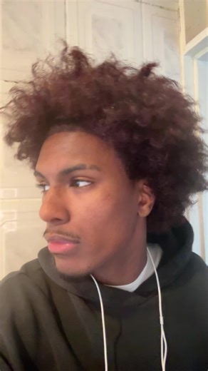 Romantic Vibes: Perfect Songs for Cuddling