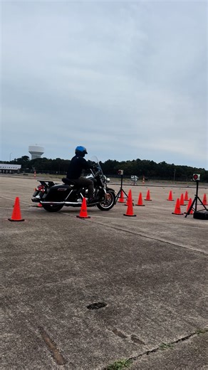 Brake and evade, basic operators enter at 40 mph, apply maximum braking, slow to a friction zone speed and exit around an obstacle. | TEEX Harley-Davidson Police Motor School