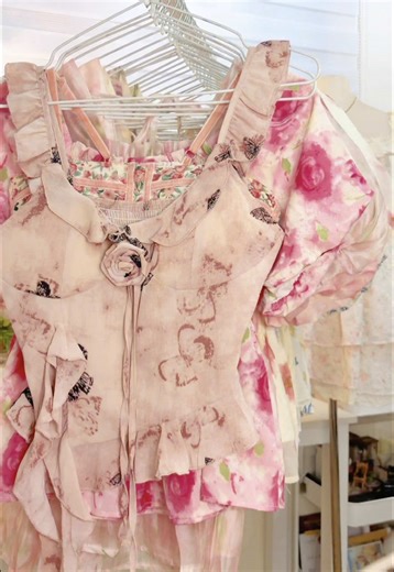 Trendy Tops Collection: Explore the Latest Styles