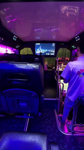 久違的上傳🤣 業餘業餘 真正工作開車嘿 唱不好不要亂噴#遊覽車司機 #年輕司機 #遊覽車上拍抖音 #校車 #上推薦通知我 #小帥哥 #遊覽車 #伊系阮老爸