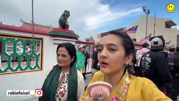 Cheapest Bazar in Malaysia 😍| Singing Competition Start Hogya 😱| Sea Food Try Kia | Sistrology