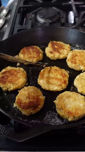 69K views · 1.9K reactions | This old-school Southern recipe sure brings back some memories. Get the recipe: https://bit.ly/3opYMj2 | Southern Living | Facebook