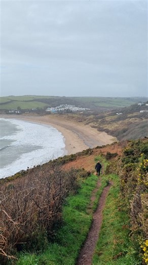 A murky day but nonetheless a fantastic view above Freshwater East, one of several gorgeous beaches just 10 minutes' drive from the campsite. Discovered a great viewing platform here this week, with a picnic bench, that we never knew was there! The joys of the Pembrokeshire Coast Path National Trail on our doorstep! #campingstackpole #glampingpembrokeshire #freshwatereast #pembrokeshirecoastpath #nationaltrailsuk | Stackpole Under The Stars