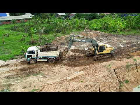 Incredible: Watch This Volvo Excavator Perform a Shocking Rescue!