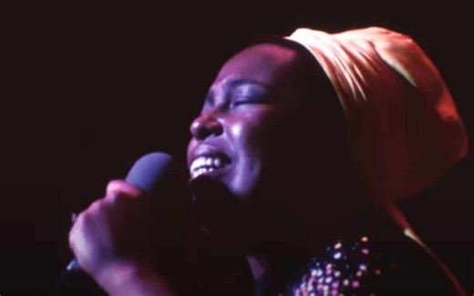 The Origin Story Of Robert Flack's "Killing Me Softly With His Song"