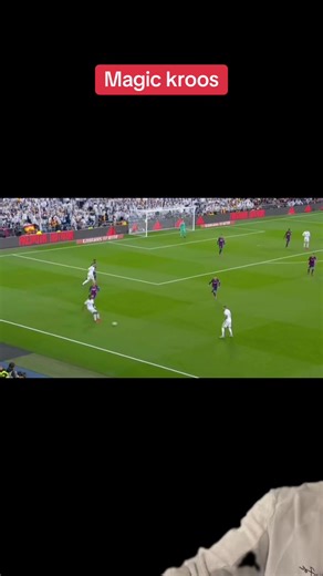 Il ne cherchait pas la lumière, il contrôlait l’ombre #kroos #skills #profil #analyse #footballvideo