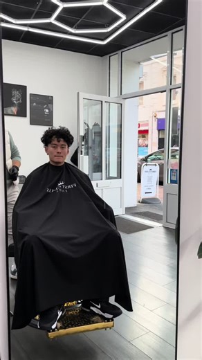 My bro @tamucutzz looking fresh 😮‍💨 #barberviral #viralvideos #bournemouth #barbersbournemouth