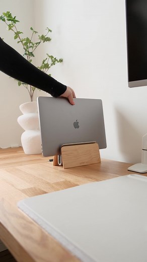 [ In collaboration with @Grovemade ] trying out some beautiful pieces from Grovemade, they add just the zen vibes i want in my setup 🍵🍃 I have an affiliate code ‘APIECEOFEM’ that gives 10% off for new customers ⭐️ #grovemade #grovemadepartner