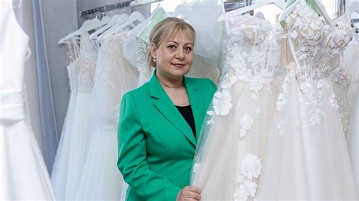 „Nejdůležitější je, aby se nevěsta cítila dobře,“ říká majitelka salónu Tina