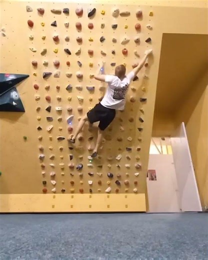 Cakewalk 2.0 (6a+/v3) (32/37) (moonboard 2017)