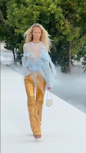 The #DiorSummer27 show by Jonathan Anderson