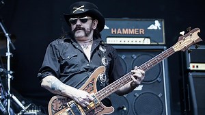 How Lemmy Kilmister found his terrifying bass tones: “I just turn it up really loud and hit it really hard!”