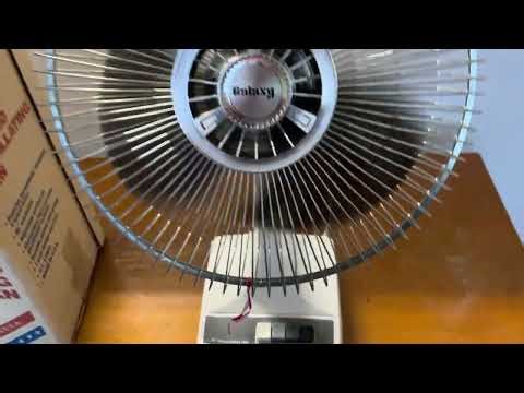 Blade swap: 1990 12” Galaxy (Lasko) 2150 desk fan #2