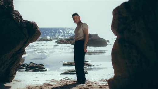 Aaron Frazer Announces New Solo Album 'Into The Blue'