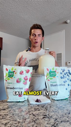 3 foods that help clear skin👇 1. Berries. Frozen strawberries are high in Vitamin C & both these berries have lots of polyphenols with fight free radicals that lead to skin aging🫐🍓 2. Beef Liver. Vitamin A regulates skin cell turnover, and the Zinc and other micronutrients help reduce inflammation 🥩🐄 3. Raw Dairy. Calcium supports skin barrier function and overall cell health, and raw dairy contains enzymes and fats that may improve nutrient absorption, making these minerals more bioavailab