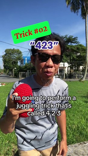 Trick #02: 423 The 423 is a simple three ball pattern made up of alternating Two-in-ones from each hand. While not a particularly interesting or impressive pattern on its own, the 423 siteswap is the foundation of many dynamic tricks, such as Takeouts and Burke's Barrage. #ayojuggling #juggle #juggling #3ballsjuggling #jugglingtutorial #jugglingtricks