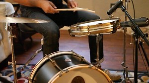 232 reactions · 17 shares | The A&F Drum Co. 14” Raw Brass Pancake Snare($450) has a thin 1.5” handmade shell w/logo engraved inside, 6 single tension Lugs, our handmade Raw Brass hoops w/snare throw and butt mounted on the hoops, and a whole lot of VIBE!! Here it’s accompanied by our 12x18 A&F Black Club Maple Kick($1710)...Enjoy!! #anfdrumco #playwhatulove #Sunday #pancakes www.Anfdrumco.com | A&F Drum Co. | Facebook