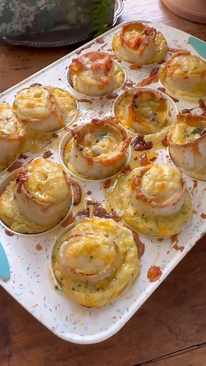 Kristy Hawk on Instagram: "Quiche Muffins This is a fun and different way to make AND eat quiche!! My family loved these! RECIPE - Makes 12 INGREDIENTS: 4 zero carb tortillas *I used Hero tortillas 6 eggs 1 cup heavy cream 2 Tbsp butter 1 cup broccoli, chopped 1/4 of a red bell pepper, diced 1/4 of a yellow bell pepper, diced 1/4 of an orange bell pepper, diced 1 green onion, sliced 1 cup of ham, cubed 1/2 tsp salt 1/2 tsp black pepper 1/2 tsp garlic powder 1 cup shredded Colby Jack cheese DIREC